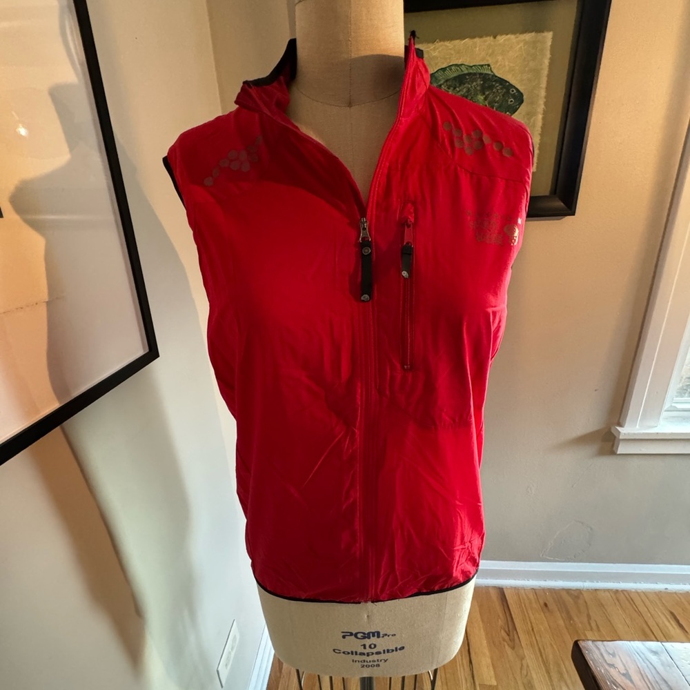 Mountain Hardwear Women's Bright Red Softshell Vest with Chest Zip - Picture 2 of 7